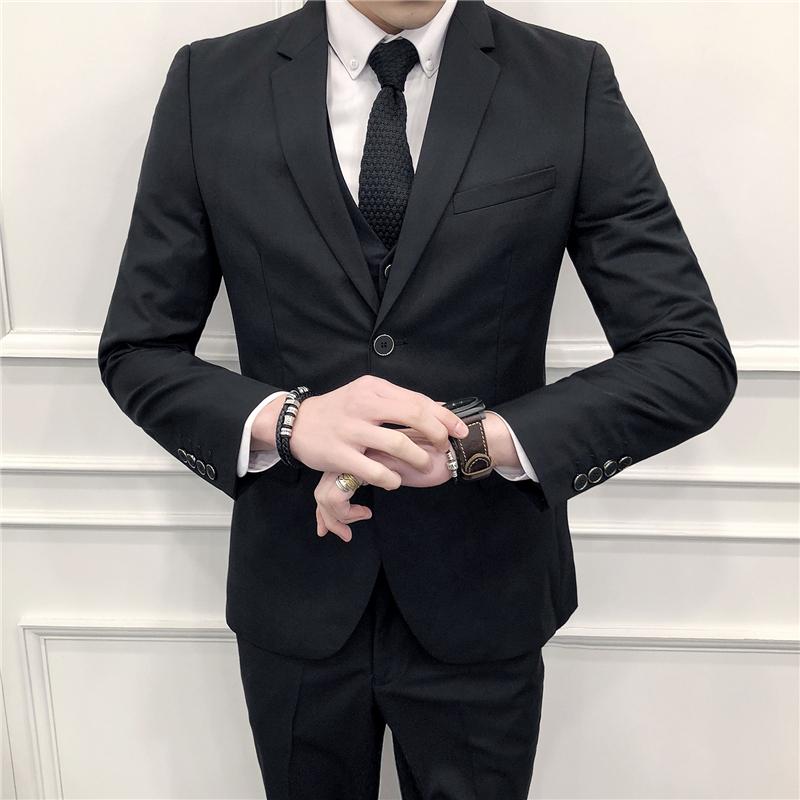 ชุดสูทสามชิ้นสีพื้นแบรนด์ระดับ - Mens Grooming Brand บทวิจารณ์และราคา